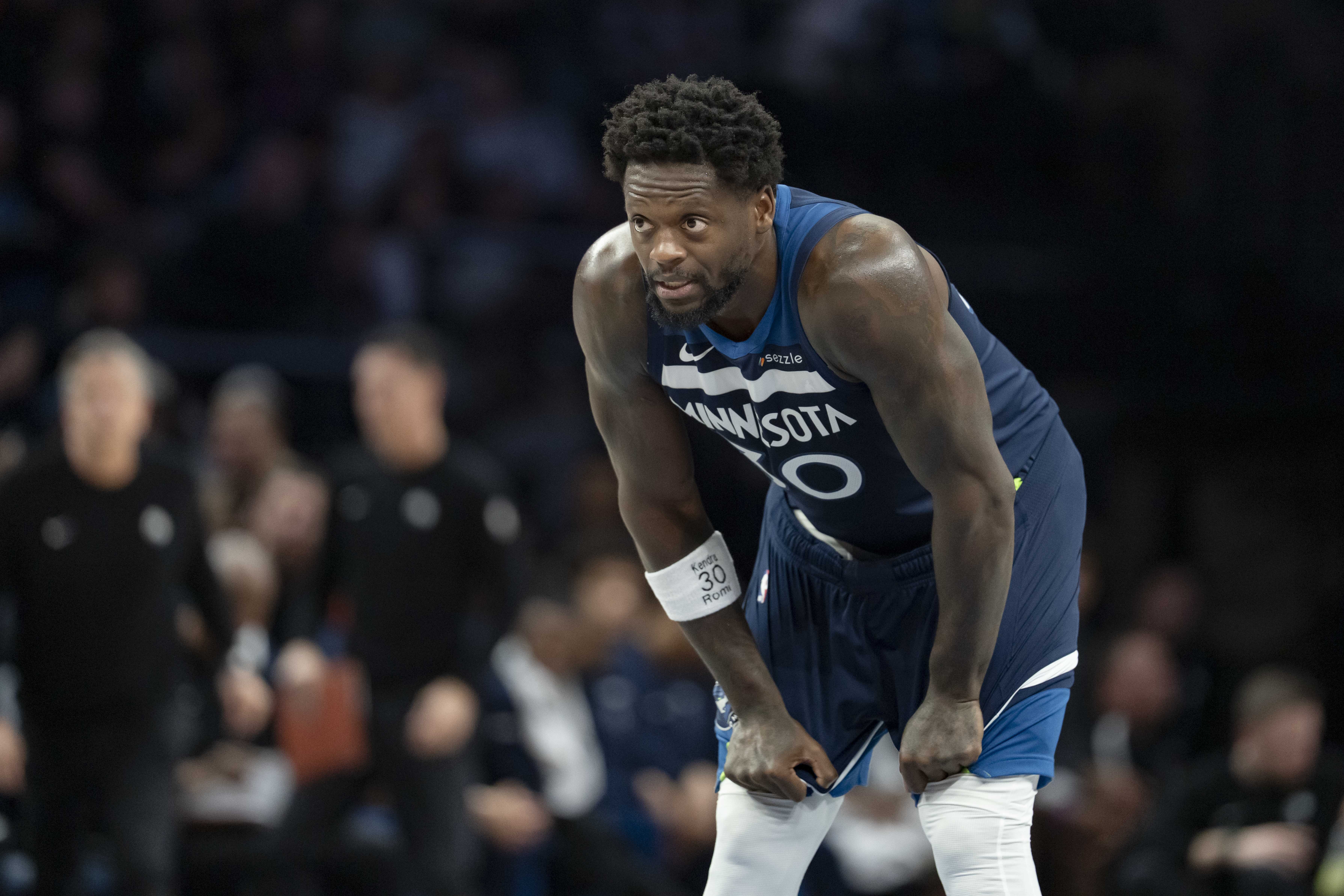 赏金女王模拟器-虽败犹荣!兰德尔18中11&罚球8中7砍全场最高32分外加7篮板6助攻